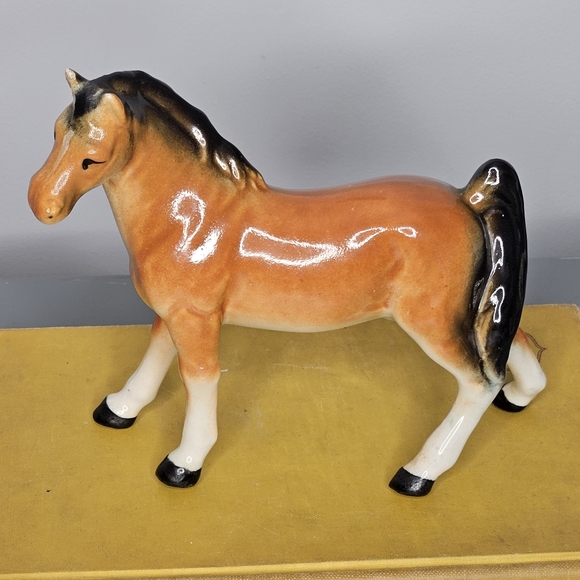 Ceramic Chestnut Horse Figurine Brown and Black Made in Japan 4.5" x 6" - Picture 3 of 9